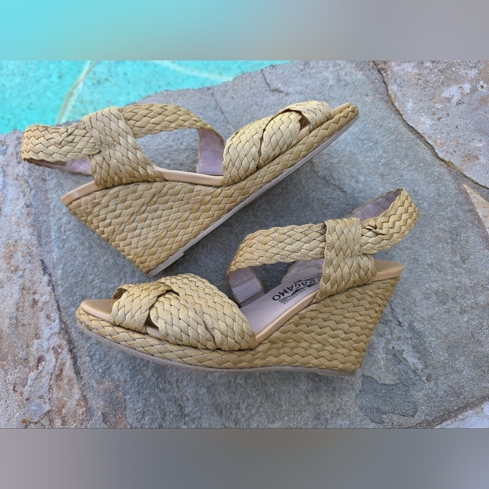 Salvatore Ferragamo Woven Neutral Wedge Sandals Made In Italy- SZ 8B - Picture 4 of 14